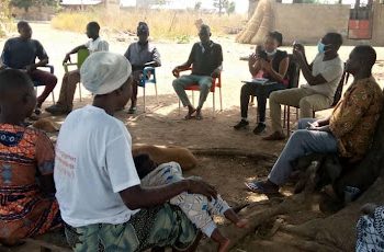 Focus group in the village of Gnaribagou in the presence of the village chief